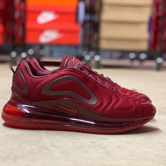 Nike Other - Nike Air Max 720 Mens Runners Size 10